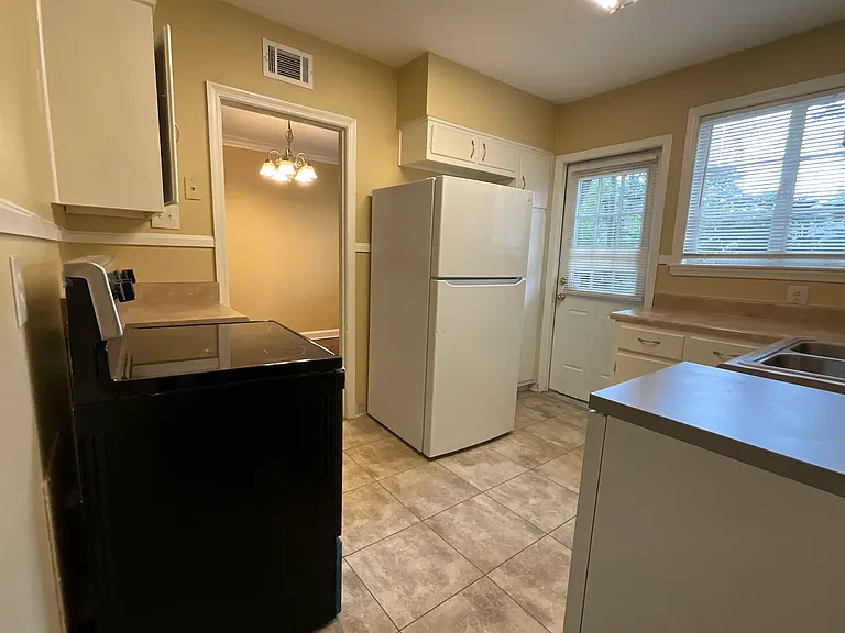4980 Sequoia Rd — Photo 5