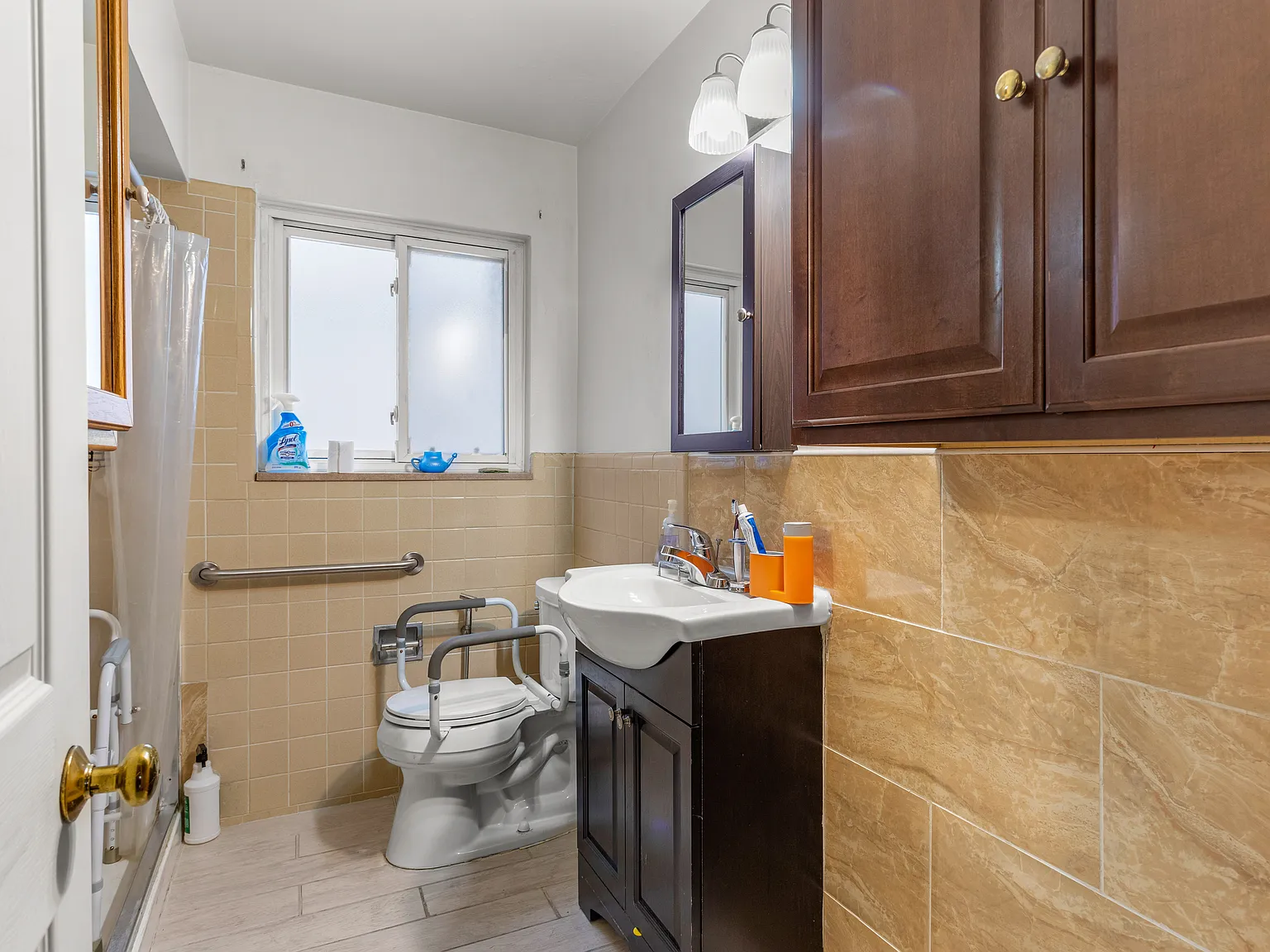3 bed, 1056 sqft, $2,000 — Photo 3