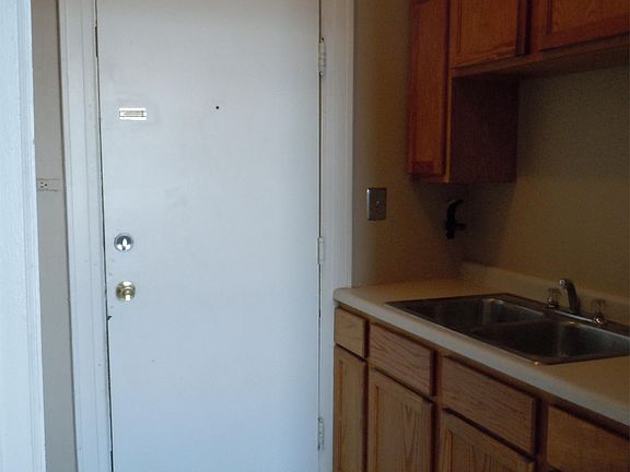 2nd image of 517 E 4th St #10