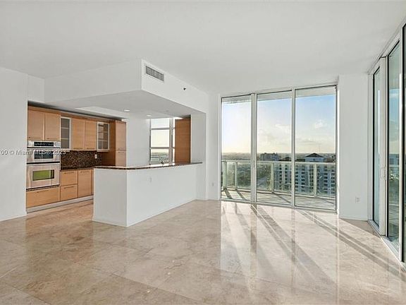 5th image of 1819 SE 17th St APT 1612