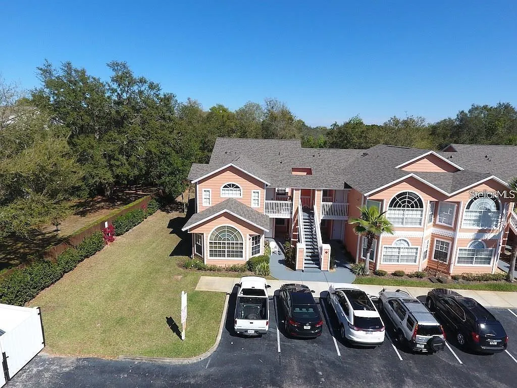 3 bed, 3.0 bath, 1434 sqft, $1,950 — Photo 2