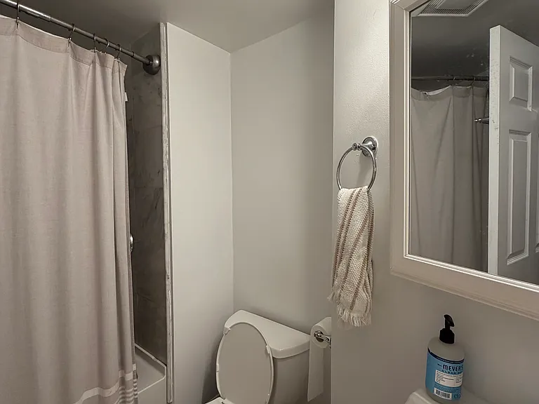 498 E Broadway #1 — Photo 20