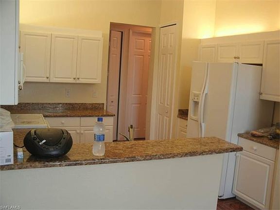4th image of 725 Clemwood Ave S