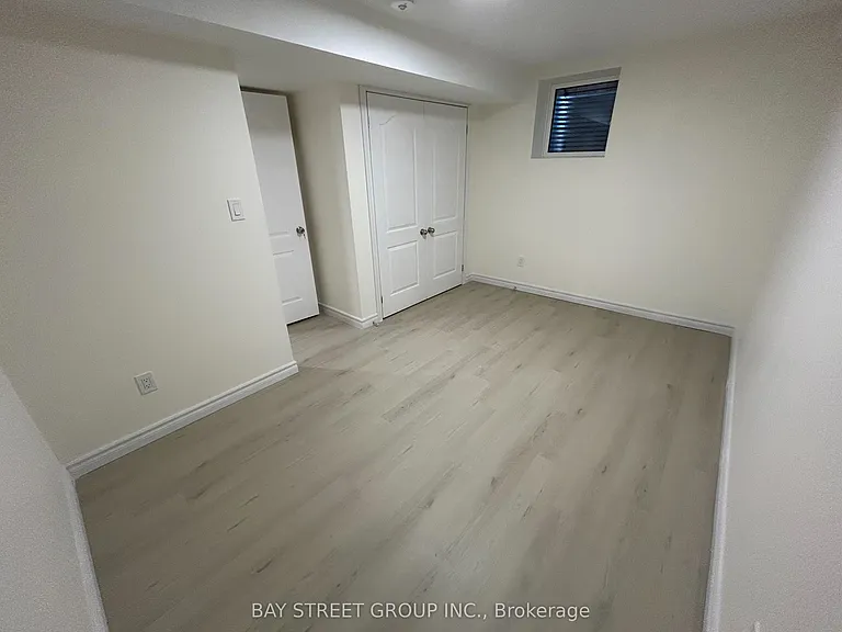 33 Jeffrey Nihda Cres #BASEMENT — Photo 7