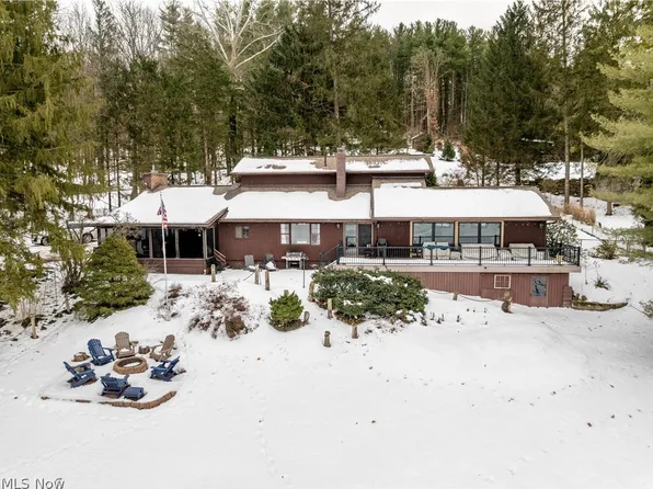 9707 Lakewood Dr NE, Mineral City, OH 44656