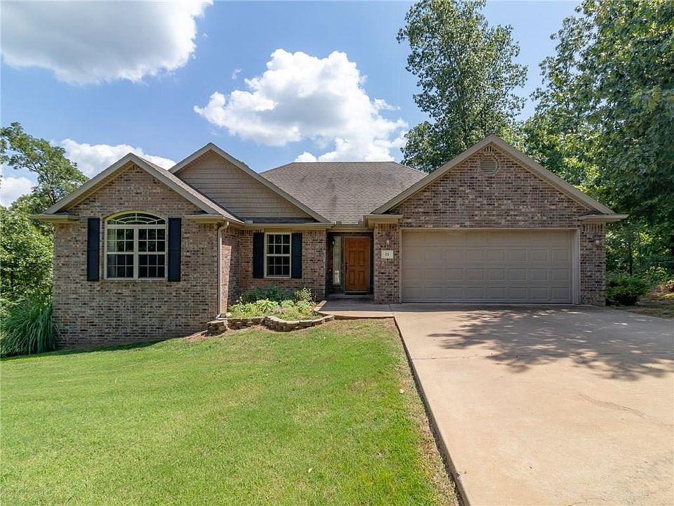 1st image of 25 Leona Dr