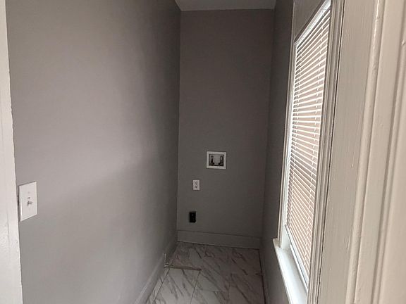 5th image of 456 Wilmot Ave #1