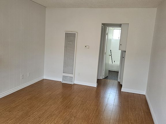 4th image of 8809 Etiwanda Ave APT 22
