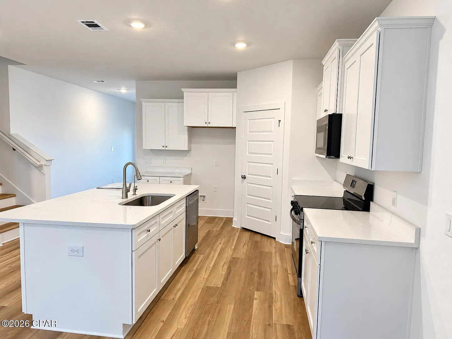 5 bed, 2550 sqft, $3,000 — Photo 4