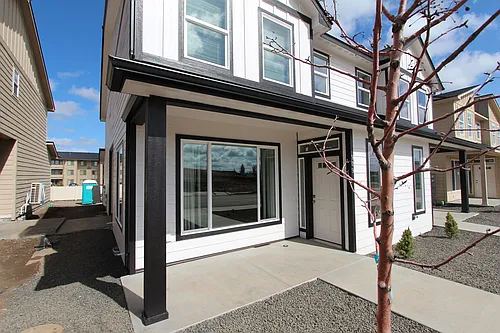 Modern design 3 bed, 2.5 bath duplex available 6/10 Cheney Photo 1