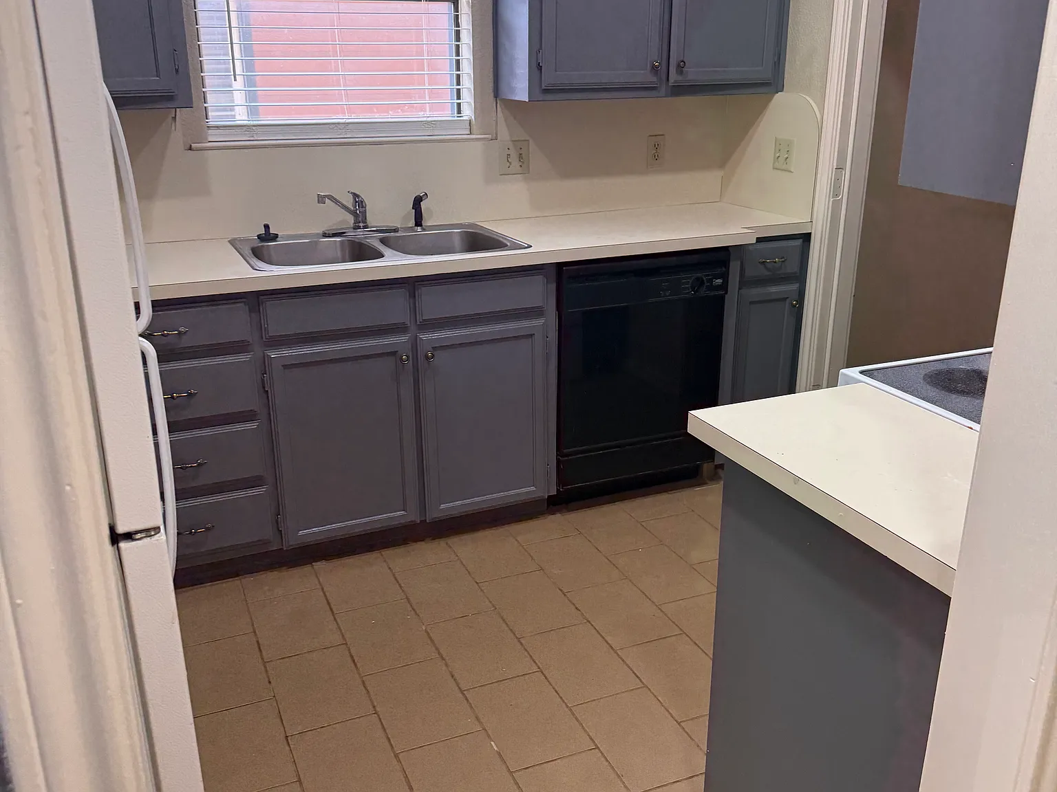312 Casie Ct — Photo 3