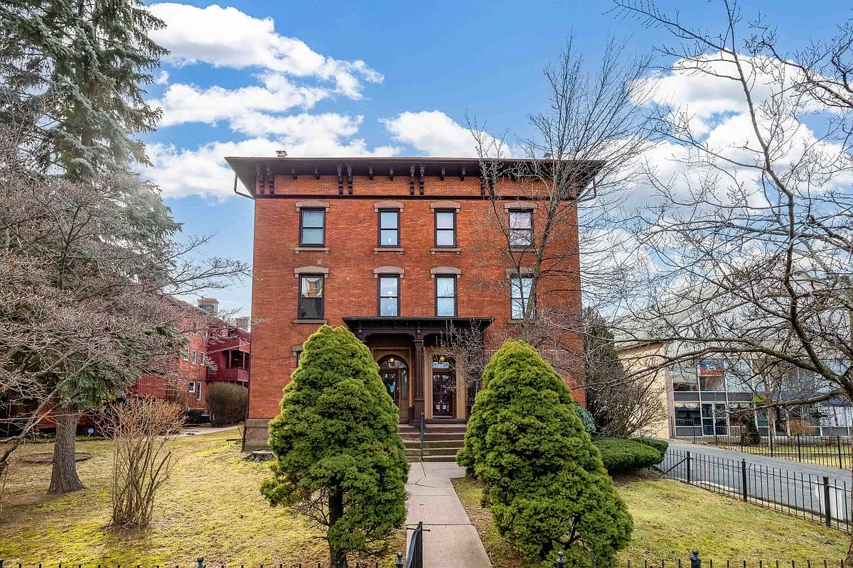 2 bed, 2.0 bath, 1282 sqft, $2,500 — Photo 4