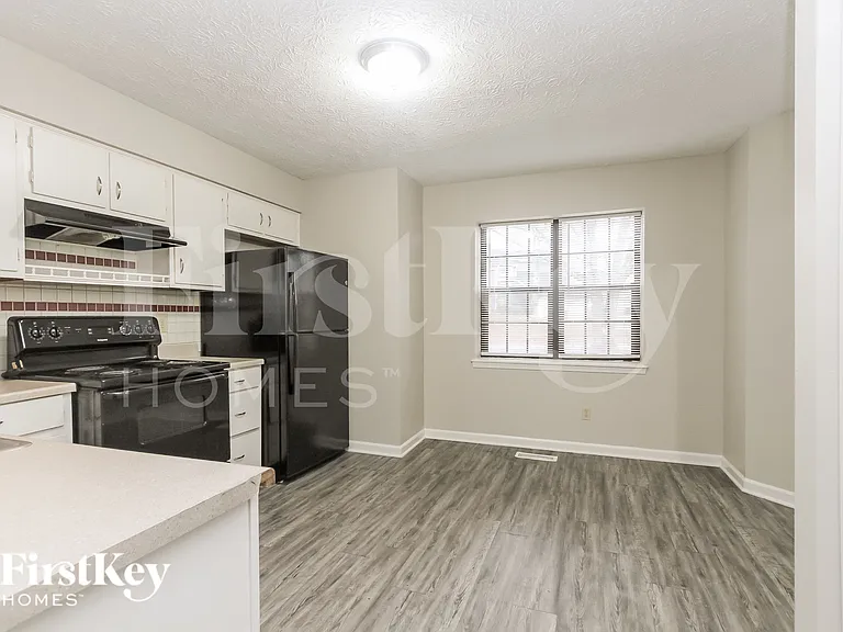4496 Braemar Dr — Photo 5
