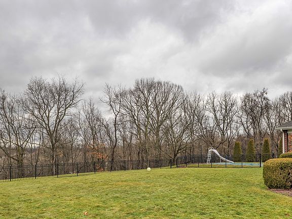 4th image of 12037 Waterford Dr