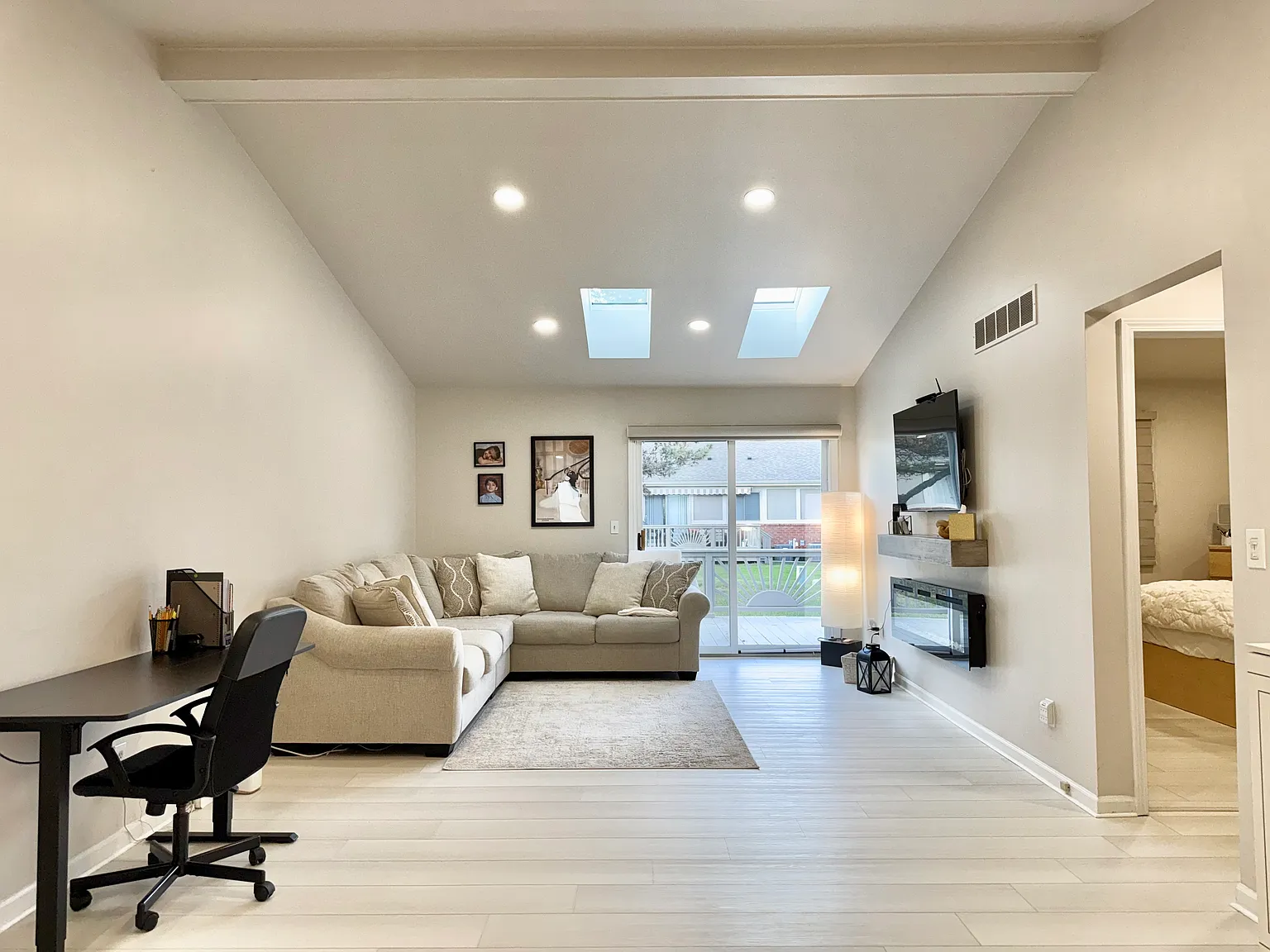2 bed, 1123 sqft, $2,000 — Photo 3