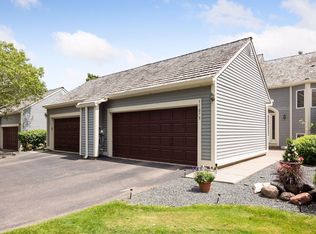 11073 Hyland Ter, Eden Prairie, MN 55344