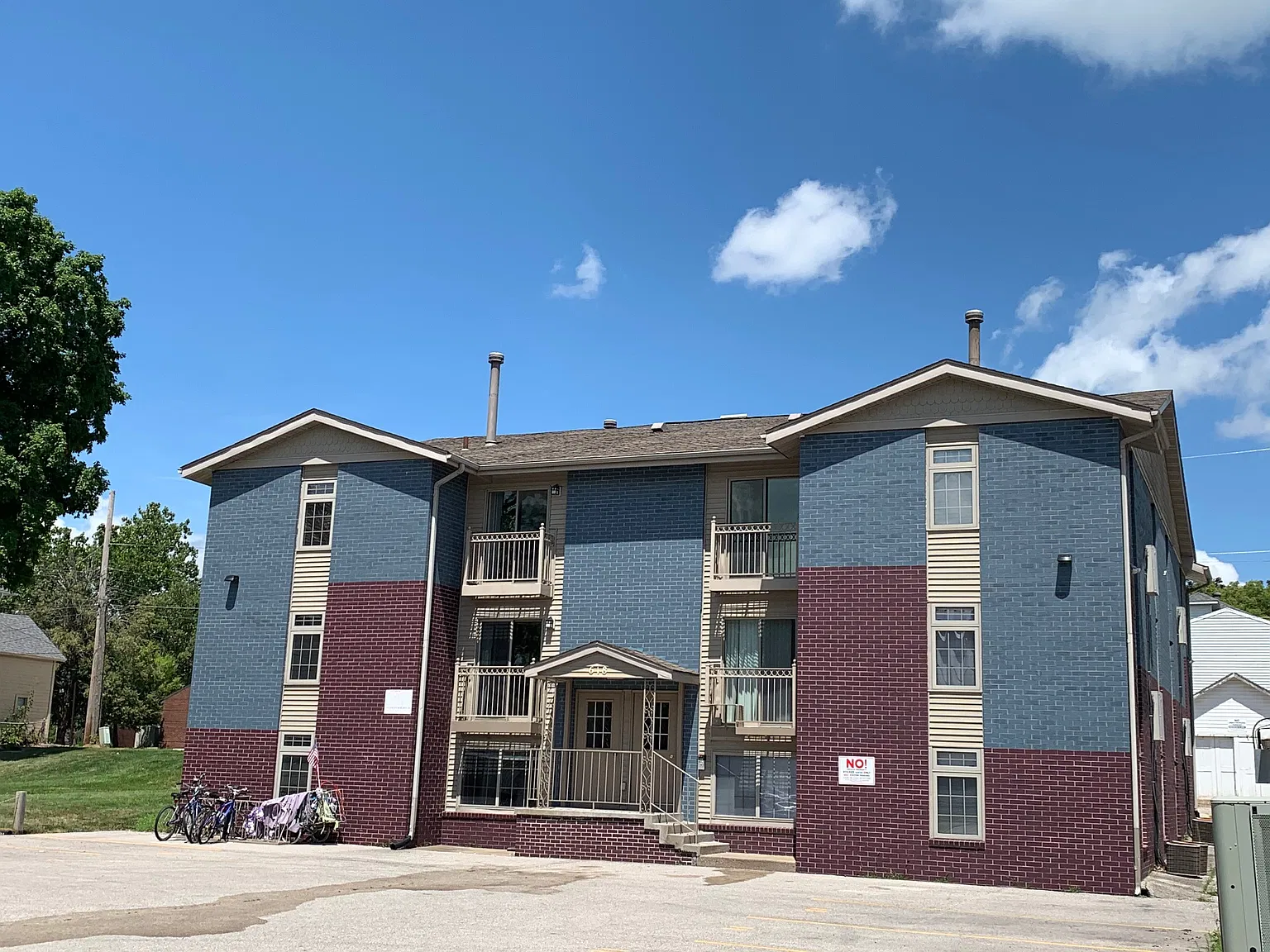 2 bed, $1,276 — Photo 1