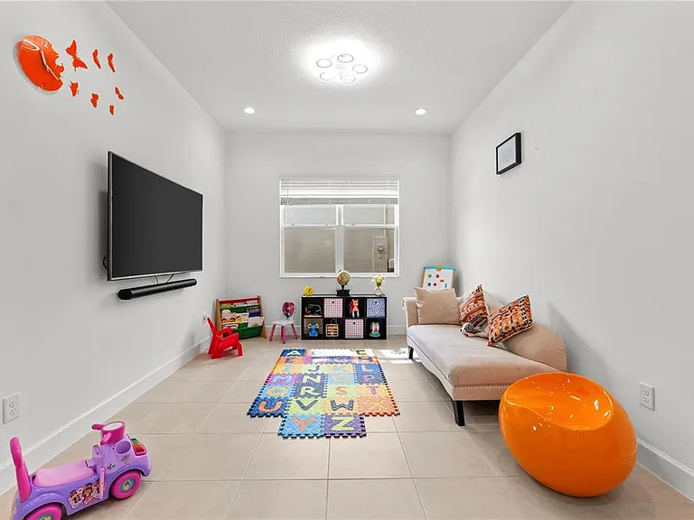 32558 Tree Of Life Ave — Photo 5