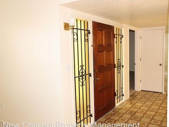 5th image of 1032 N Caribe Ave