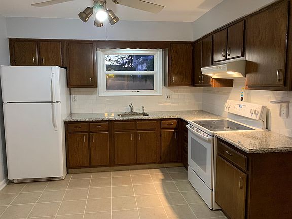 2nd image of 307 Belleville Ave