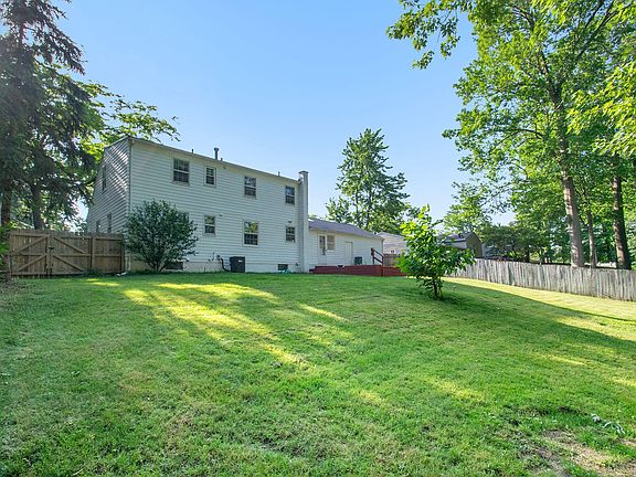 3rd image of 4766 Westshire Dr NW