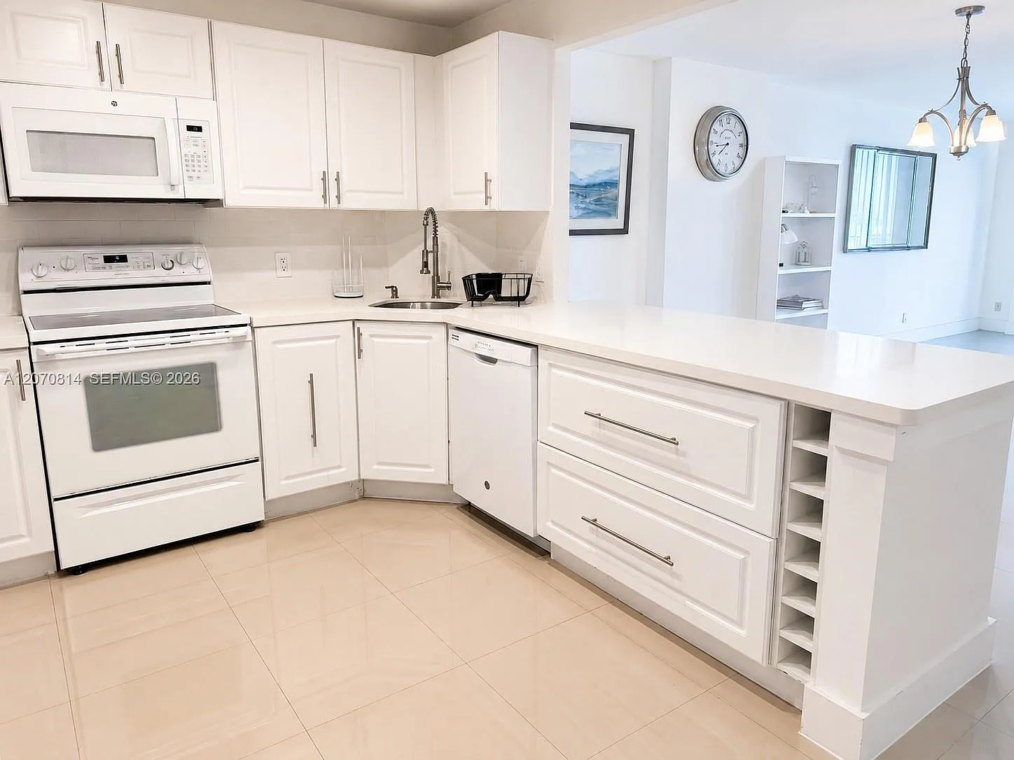 Prince George Arms Condo — Photo 2