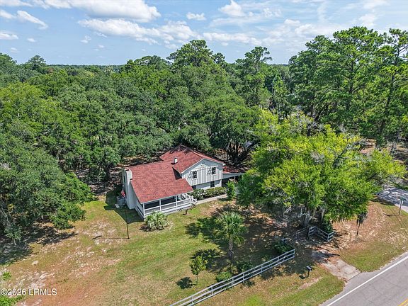 3rd image of 654 Broad River Boulevard