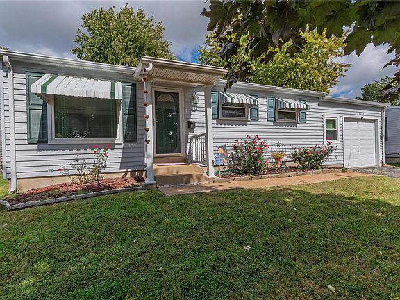 5th image of 2737 Chatham Dr