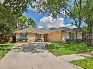 14806 Oak Pines Dr, Houston, TX 77040