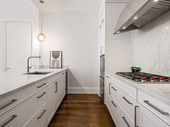 3rd image of 10 Madison Sq W APT 2C