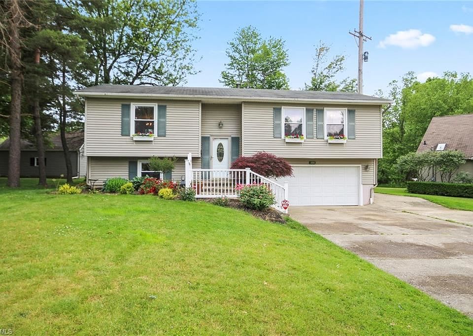 1st image of 388 Hood Dr
