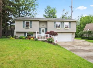 388 Hood Dr, Canfield, OH