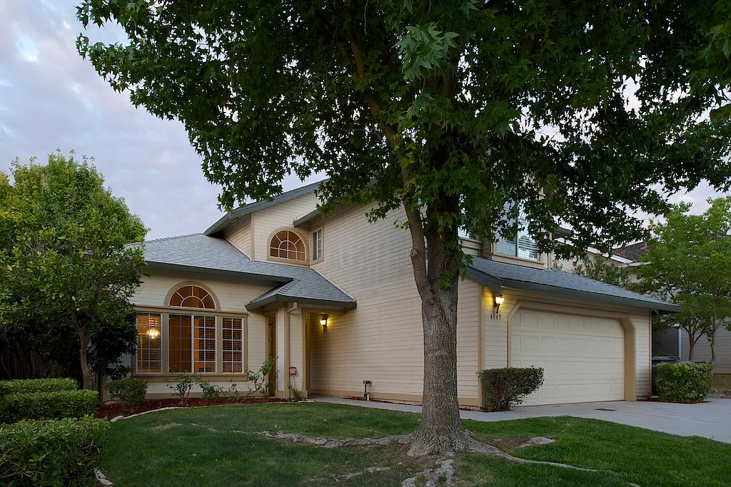 4847 Winter Oak Way photo 1