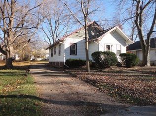 424 N 9th St, Oskaloosa, IA 52577