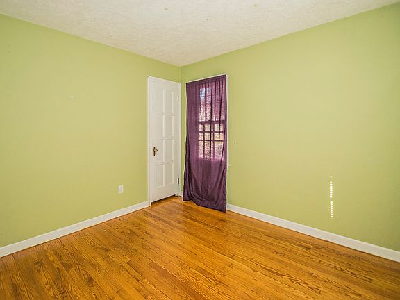 4th image of 16716 Pearldale Ave