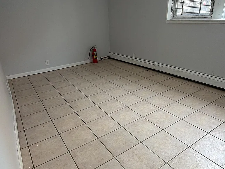 6 Rutgers Ave #B — Photo 4