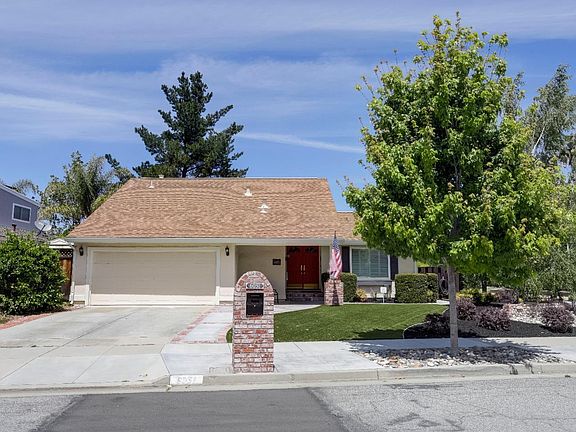 2nd image of 6051 Paso Los Cerritos