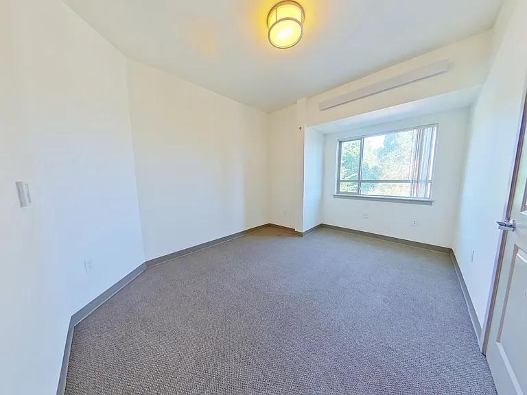 1801 University St — Photo 6