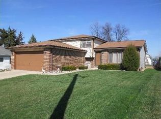 1610 East St, Lockport, IL 60441