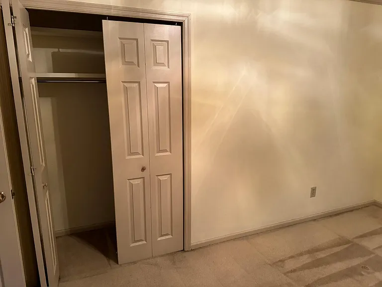 240 Chippendale Cir — Photo 34