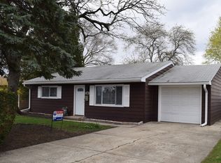 242 W Jeffery Ave, Wheeling, IL 60090