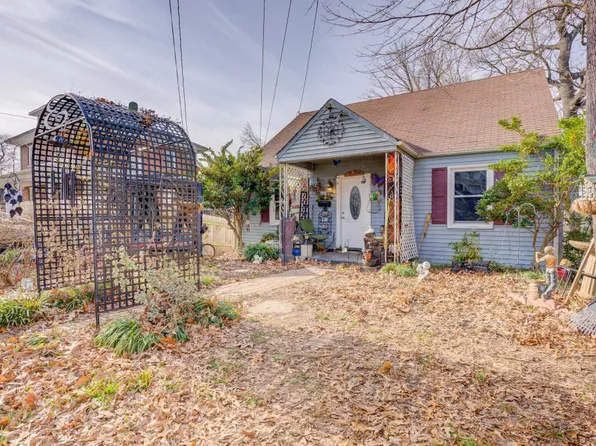 2010 Holley Rd NE, Roanoke, VA 24012