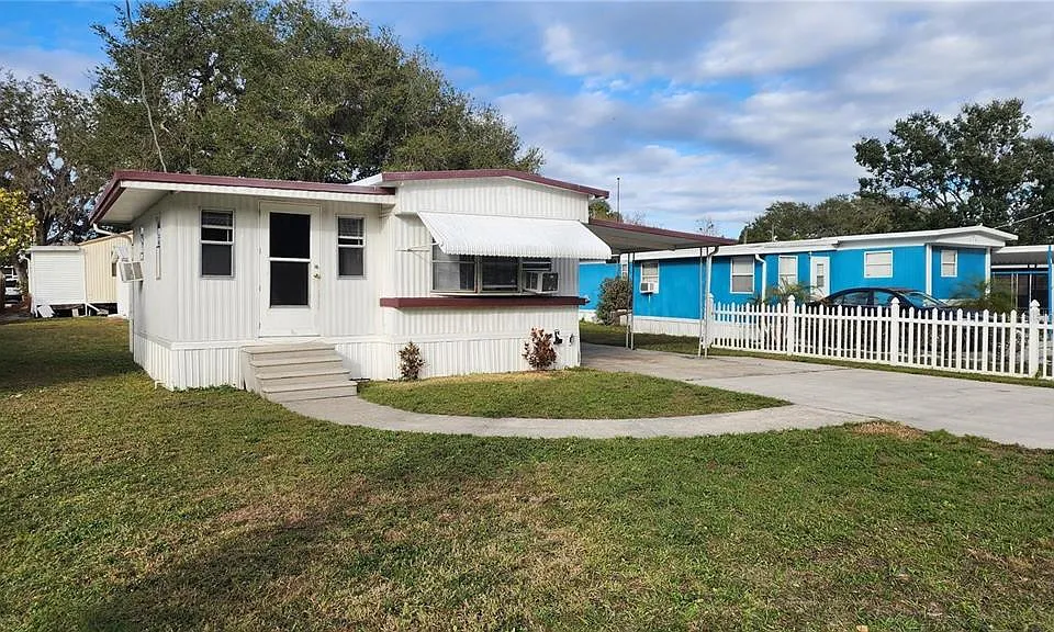 196 Sunset Dr