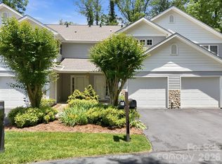 135 Ewarts Pond Rd, Hendersonville, NC 28739