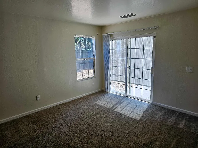 247 Fig Ct — Photo 9