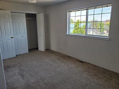 435 Oak St — Photo 8