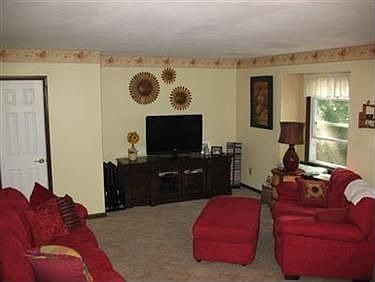 3rd image of 174 Inwood Blvd