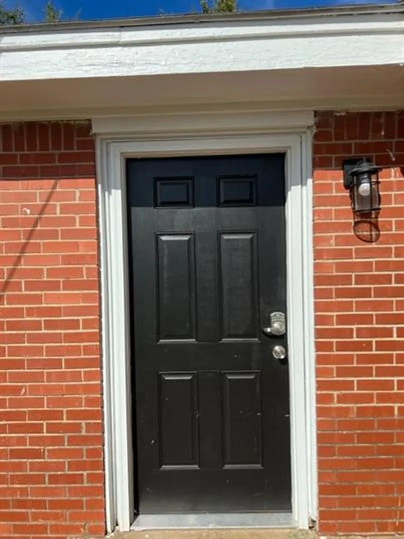 Welcome to 2821 SW 33rd! — Photo 1