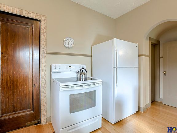 2nd image of 3325 Grimsby Ln