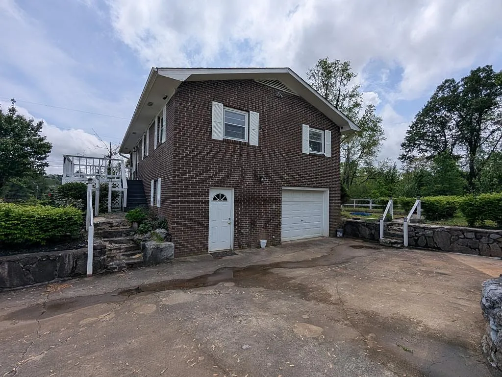 505 N Stanwood Ln — Photo 3
